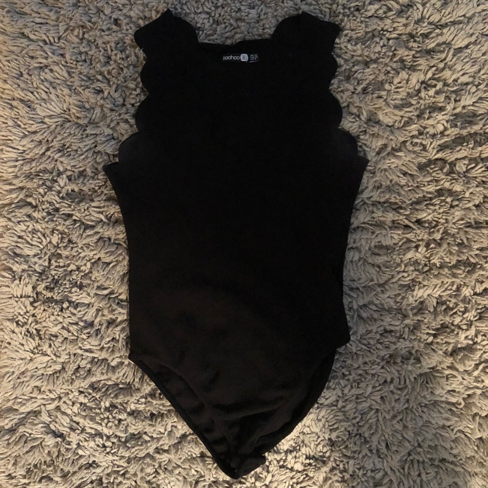Boohoo Deep V Scalloped Bodysuit